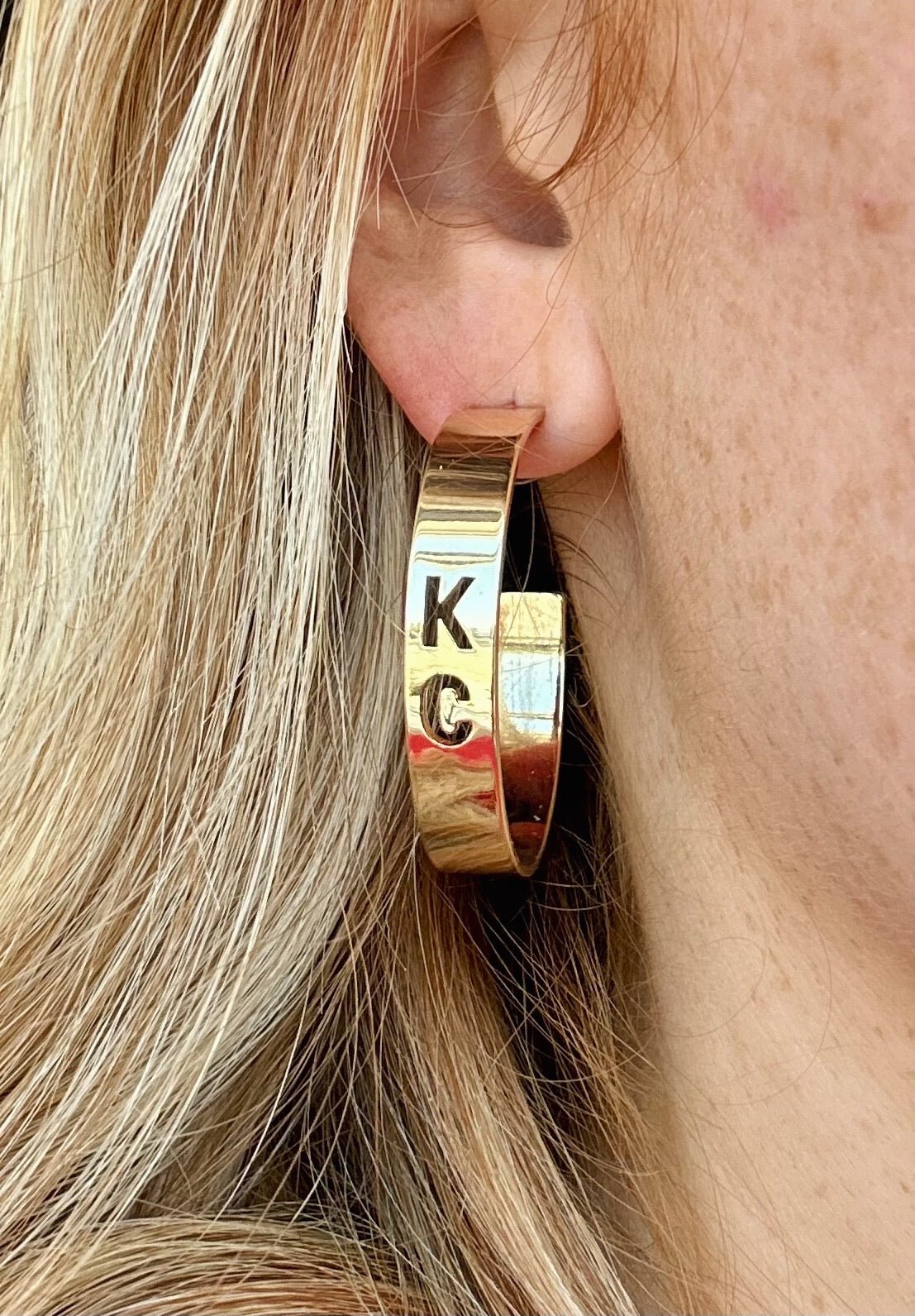 Gold Medium KC Cutout Hoops - Amelia's Boutique