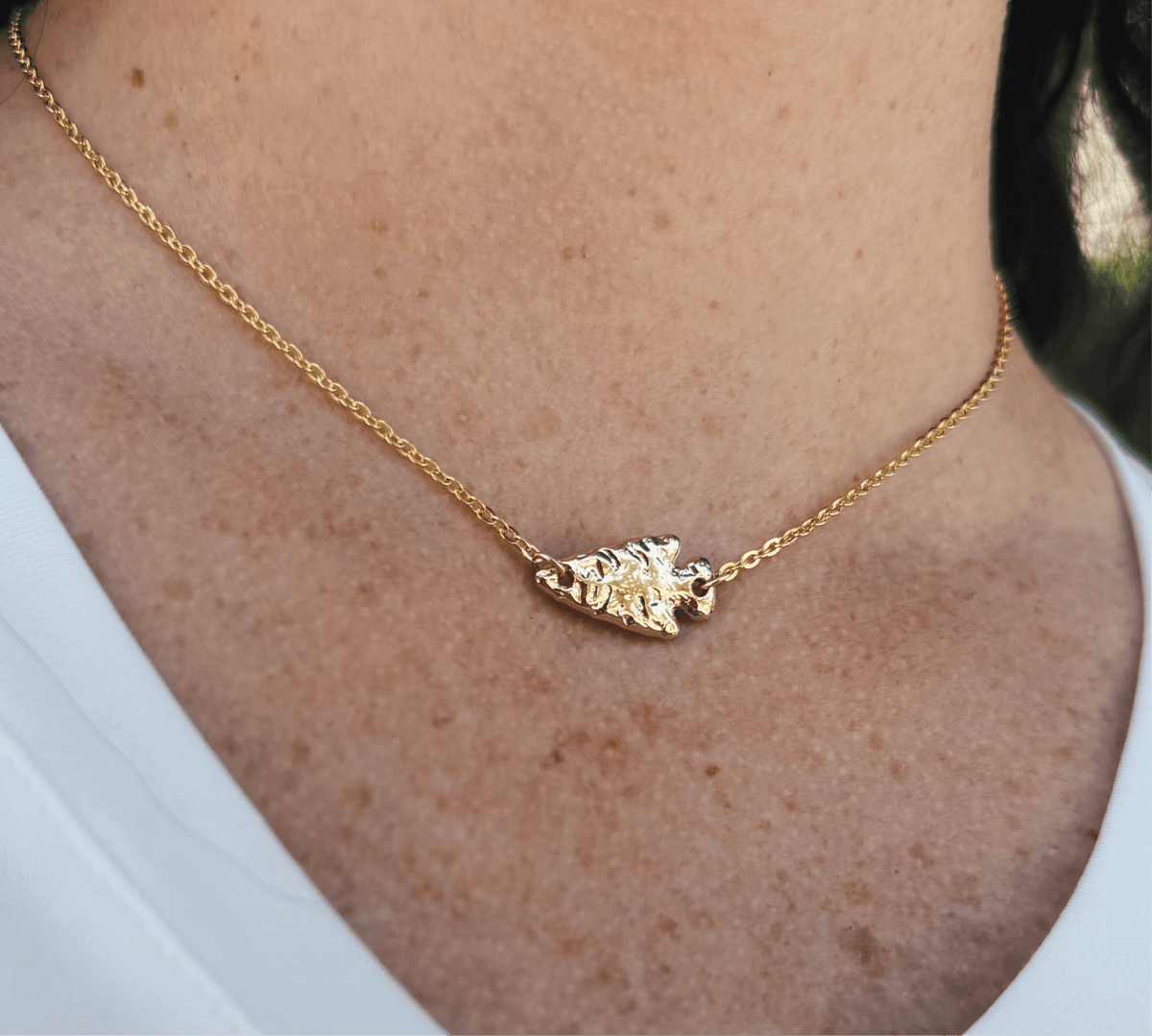 Horizontal Arrowhead (Hammered) Dainty Necklace - Amelia's Boutique