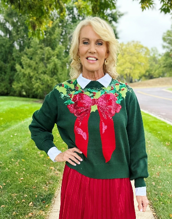 Christmas Wreath and Bow Sweater Queen of Sparkles - Amelia's Boutique